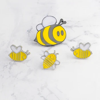 10 ADET / GRUP Emaye hayvan pimleri Gülen bal arısı böcek broş Denim Ceket Pin Toka Gömlek Rozeti hayvan figürlü mücevherat 