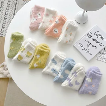 Peluş Polar Kat Çorap Uyku Çorap Kalınlaşmış Sıcak Karikatür ev çorabı kadın Sonbahar ve Kış Çorap Orta tüp kadın çorap