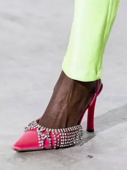 Püskül Pembe Arka Kayış Pompaları Seksi Sivri Burun Ince Yüksek Topuk Pist Moda yüksek topuklu kadın ayakkabısı Slingback Saten bağcıksız ayakkabı