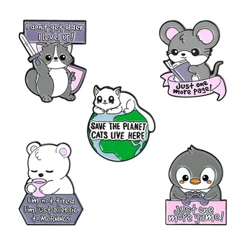 Sevimli Hayvan Serisi Karikatür Kedi Penguen kadın Aksesuarları Emaye Pimleri Çanta Rozetleri Broş giysi etiketi Pin